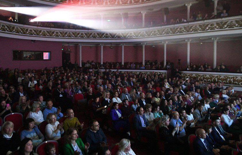 В Твери состоялось торжественное закрытие фестиваля «КиноВече»