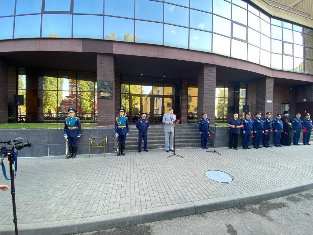 В Воронеже открыта мемориальная доска воздухоплавателю Александру Вегенеру