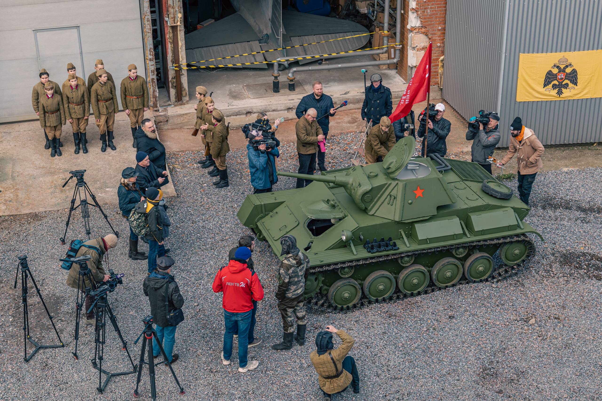 Танк Т-70 отправился в родной Мелитополь после реставрации