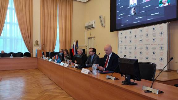 «Документ. Архив. Информационное общество»