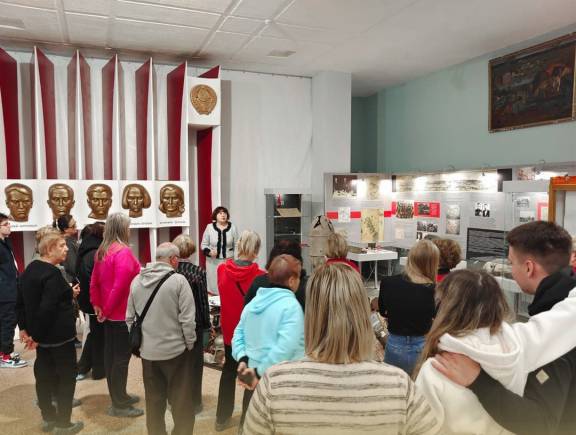 МКЦ "Музей комсомольской славы" посетили участники Вахты Памяти Московского народного ополчения "На рубежах бессмертия. За нами Москва".