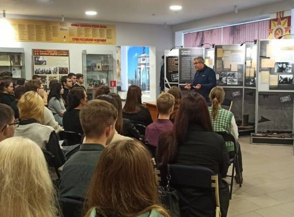 В выставочном центре "Курск - Город воинской славы" прошла встреча федерального проекта «Без срока давности»