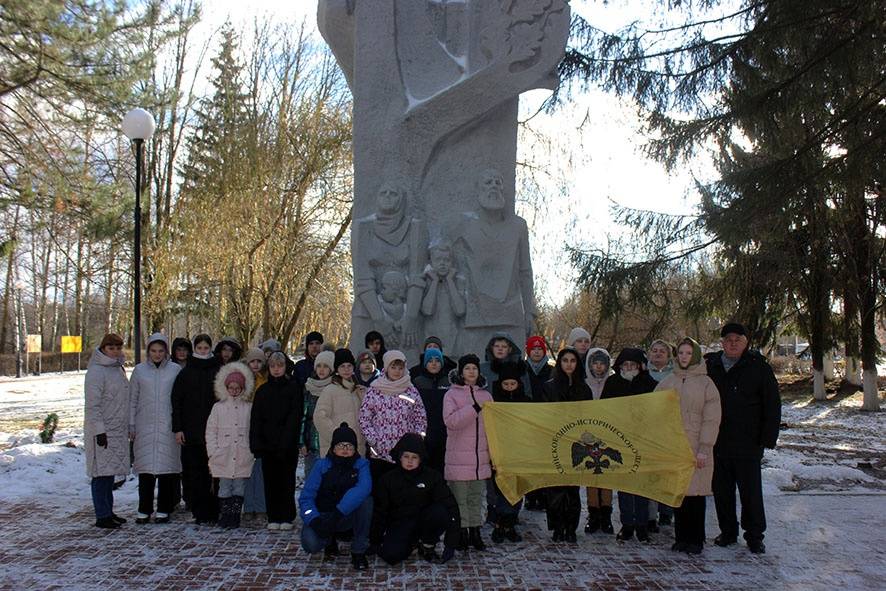 25 ноября 2023 года воспитанники школы-интерната № 4 города Курска совершили экскурсионную поездку по местам партизанской славы