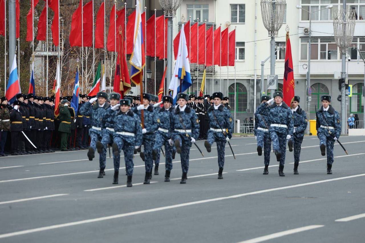 Герои и подвиги: в Самаре прошел Парад Памяти