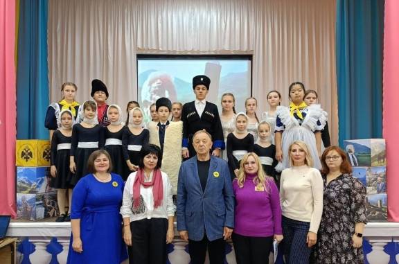 Изучение творчества поэта Р. Гамзатова через конкурсную деятельность