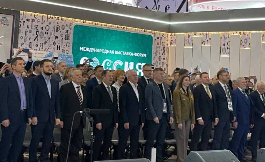 Владимир Мединский посетил стенд Тамбовской области на выставке-форуме «‎Россия»‎