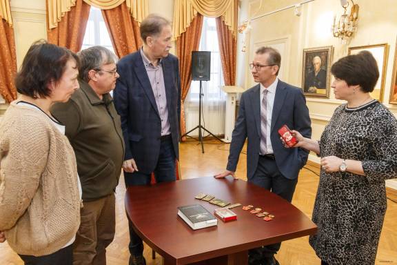 Экспозиция, посвященная СВО, пополнилась новыми экспонатами