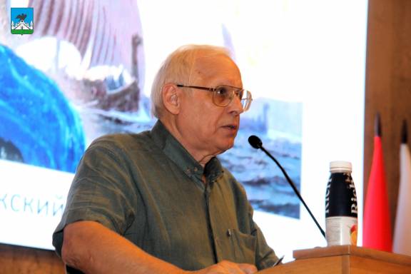 Александр Саран выступил с лекцией «Возвращение в состав России исторических территорий» в администрации города Орла