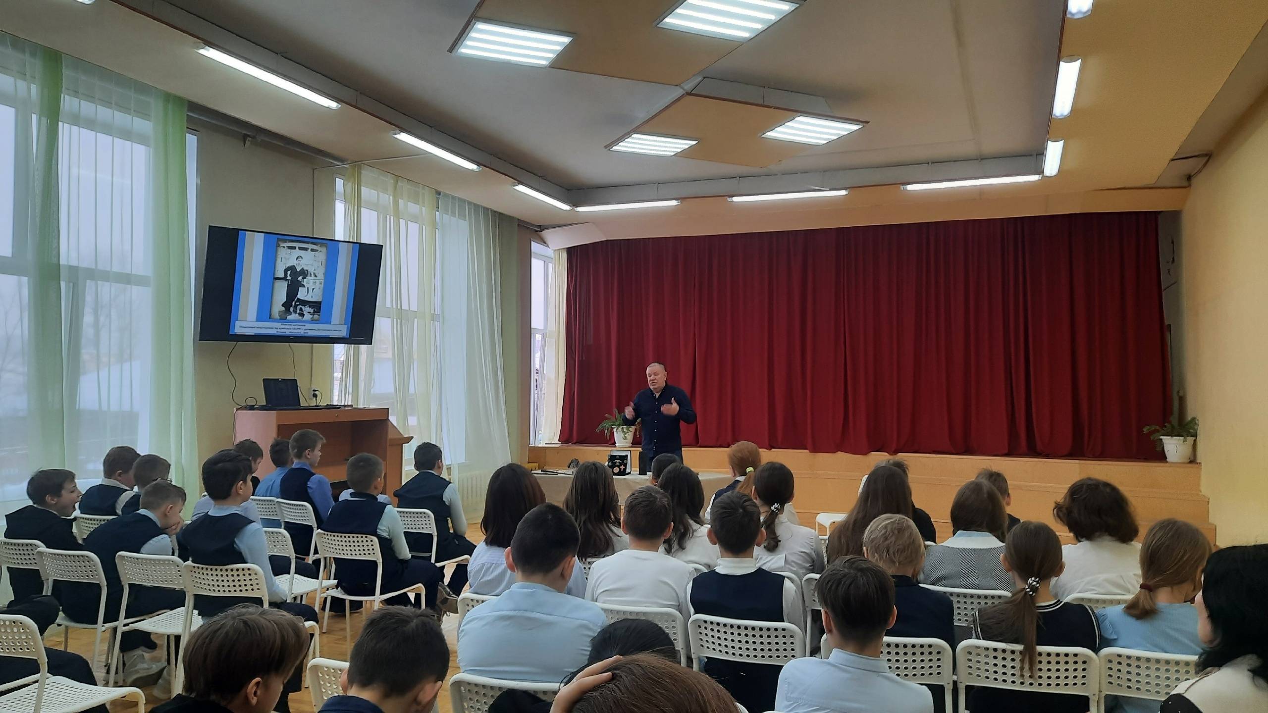 Сергей Простнев встретился со школьниками Воткинска