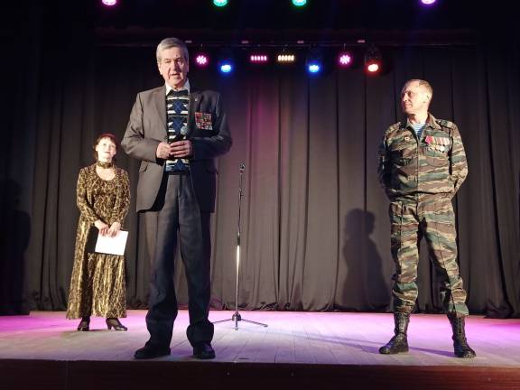 Члены РО РВИО провели урок мужества для студентов в ДК "Строитель"