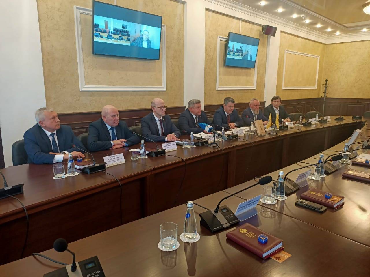 В Хабаровске состоялся Попечительский совет Регионального отделения РВИО