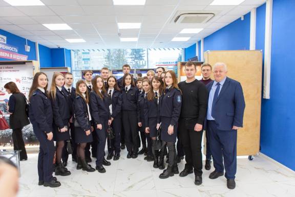 В Штабе общественной поддержки Курской области состоялось открытие мобильной выставки Курского областного краеведческого музея «Великие битвы Великой войны»