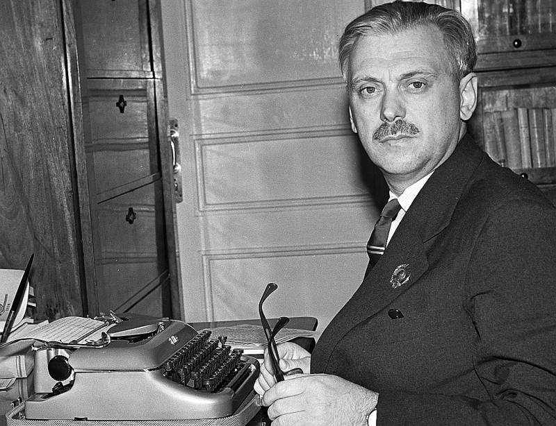Выставка к 111-летию со Дня рождения Сергея Михалкова