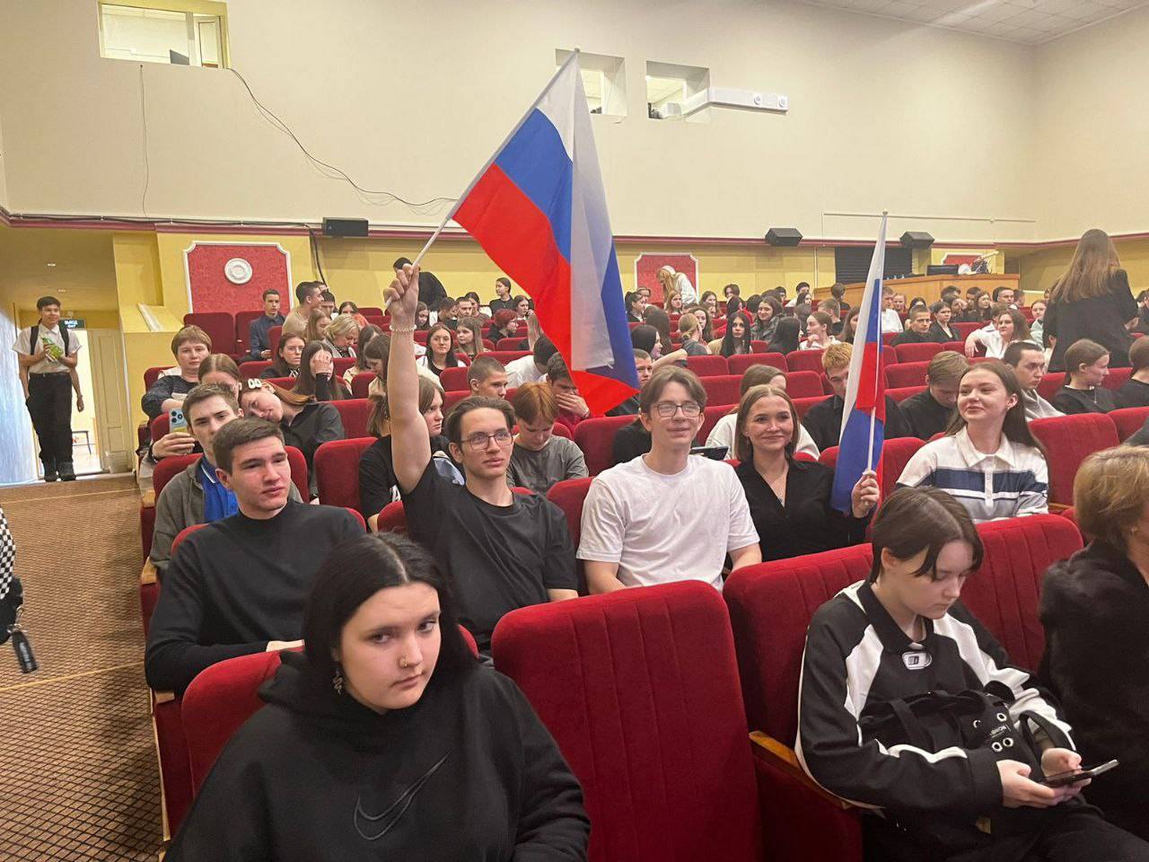 Местное отделение РВИО в Каргасокском районе Томской области организовало единый классный час «Крымская весна»