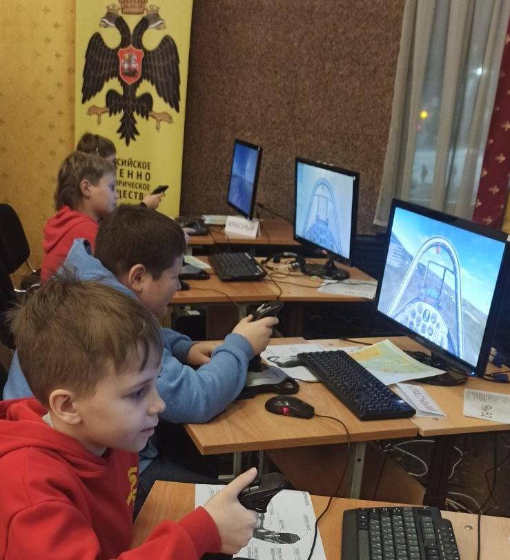 Ханты-Мансийское отделение РВИО провело чемпионат по киберспорту в четь 80-ти летия Курской битвы