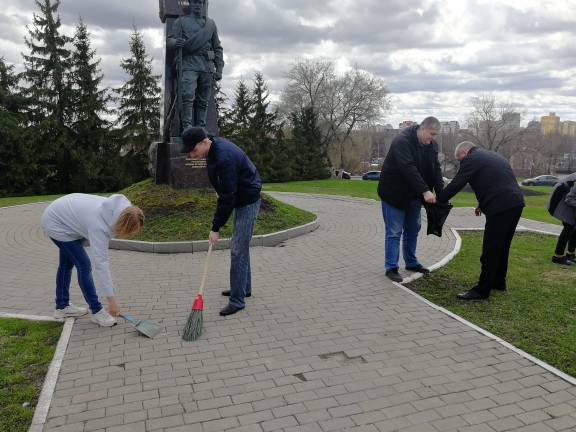 В Саранске прошел субботник «Место памяти»