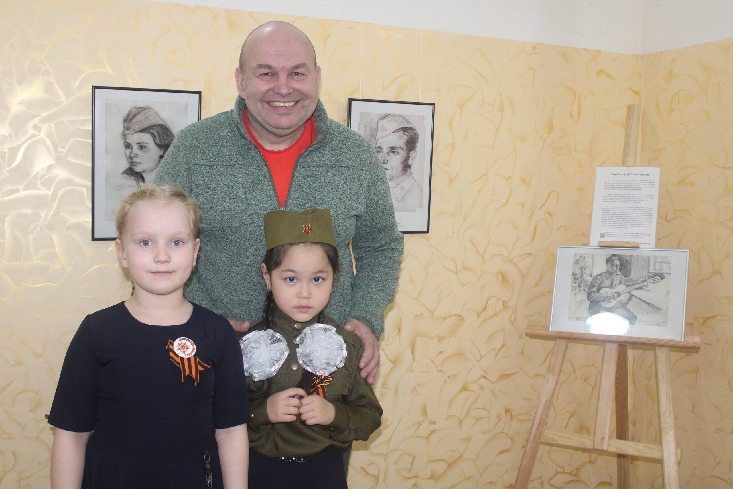 Бологовское местное отделение  ТРО РВИО организовало выставку фотокопий рисунков художника фронтовика Д. И. Пяткина