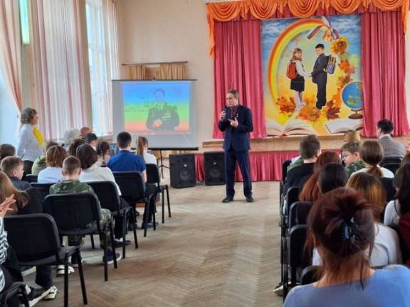 Узловские лицеисты встретились с летчиком-космонавтом Сергеем Залётиным