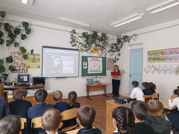 15.05.2024 г. Булунгуевский сельский филиал МКУК «Чегемская ЦБС» провели вечер памяти  к 105-летию Героя Советского Союза  Алима Юсуфовича Байсултанова