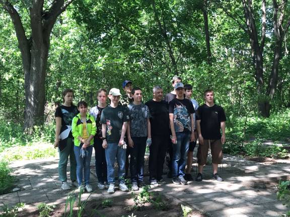 11 июня 2024 года Николай Лешков организовал и провел очередной субботник на территории областного неврологического госпиталя ветеранов войн