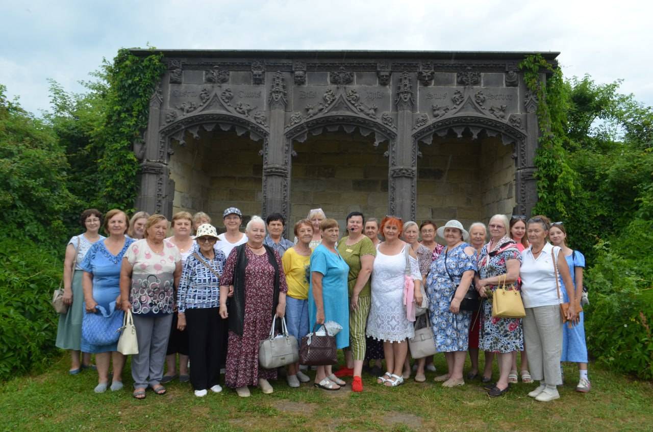Члены Западнодвинского МО ТРО РВИО посетили европейский сад в Псковской области