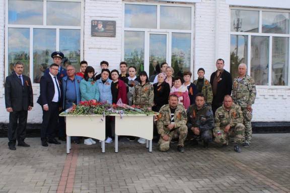 Открытие мемориальной доски и Парты Героя Алексея Суханова