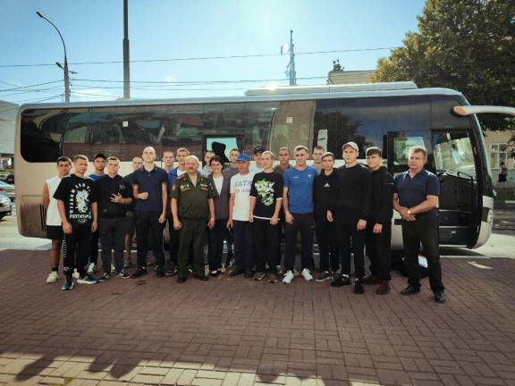 Сборная команда Ульяновской области отправилась в г. Пензу для участия в юнармейских военно-патриотических сборах Приволжского федерального округа "Гвардеец"