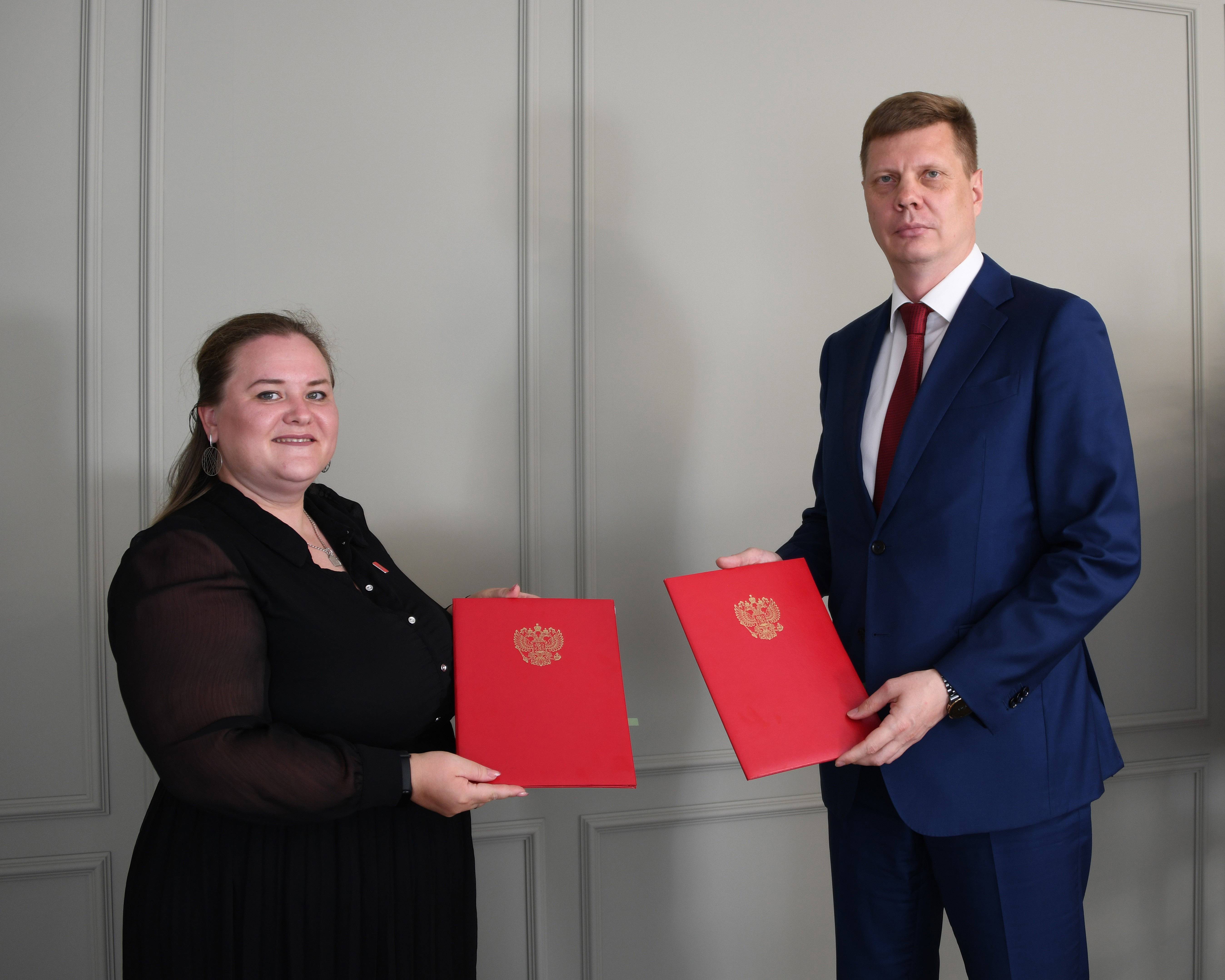 Соглашение о сотрудничестве подписано между амурскими региональными отделениями РВИО и Движения первых