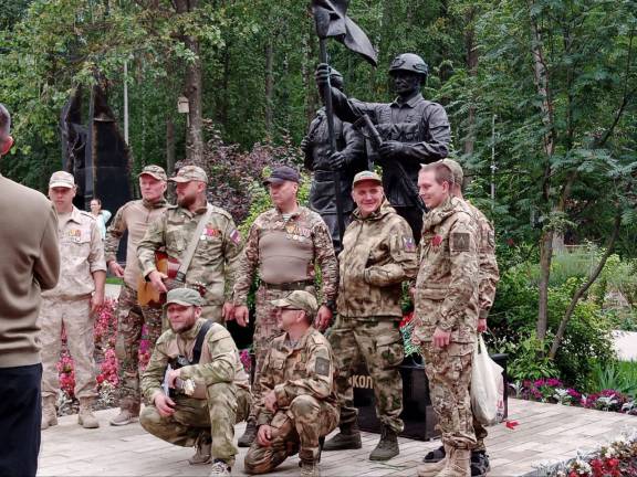 Торжественное открытие памятника "Воинам двух поколений" в Высокогорском муниципальном районе