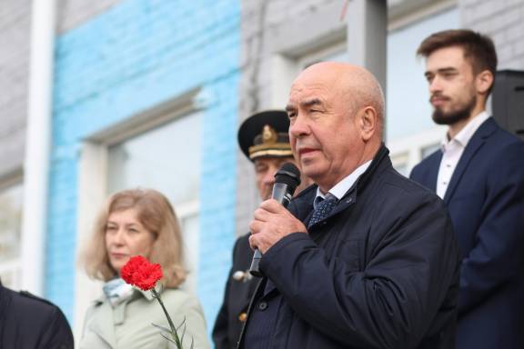 В Курганском колледже прошёл торжественный митинг в честь дня рождения Героя Николая Анфиногенова