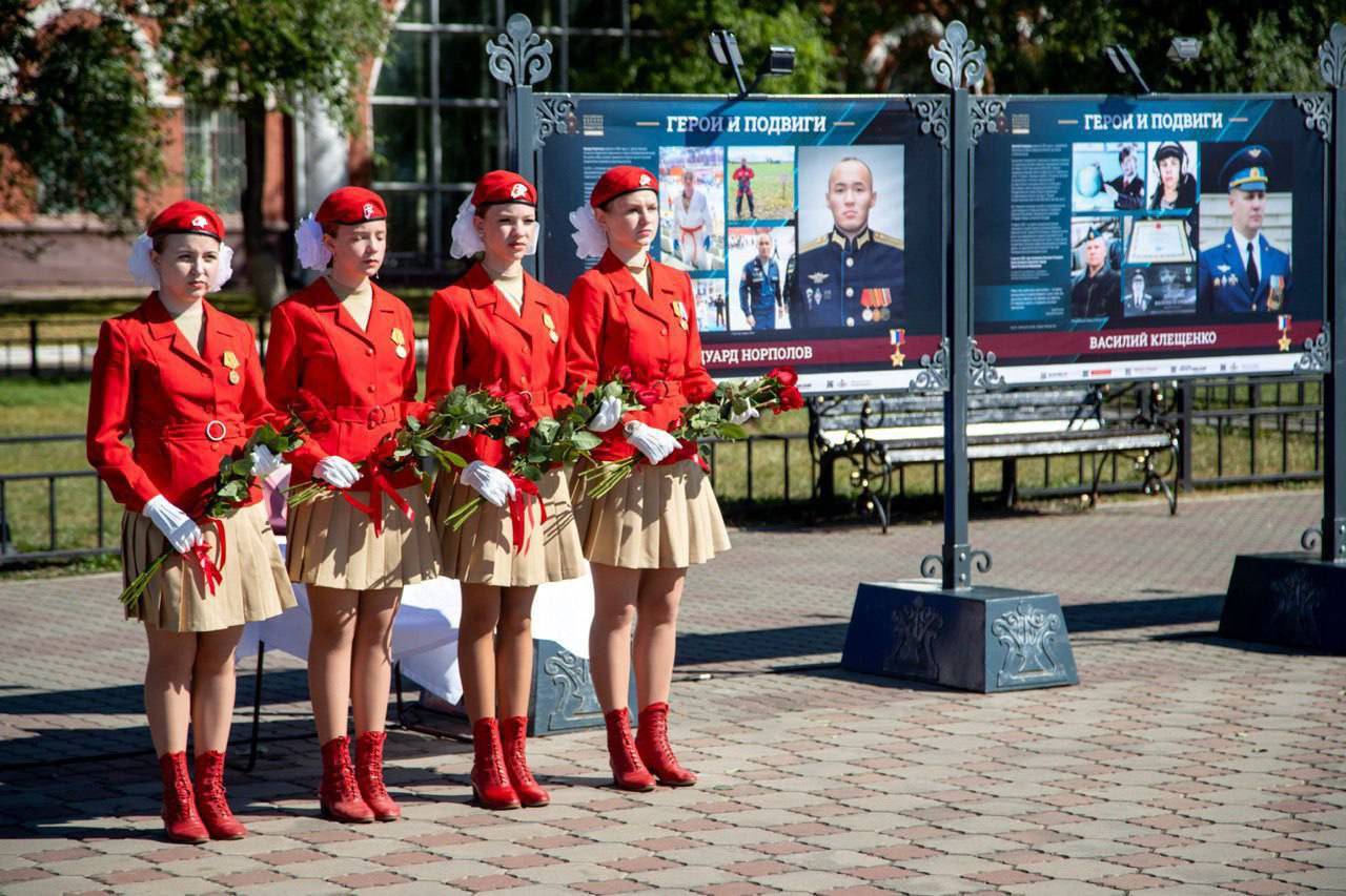 Обновленную выставку РВИО "Герои и подвиги" открыли в Благовещенске
