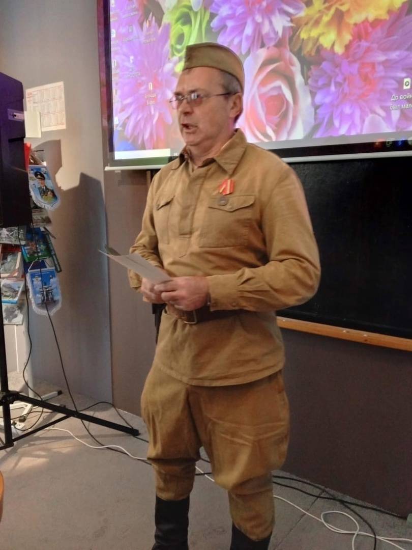 Члены РВИО, участники военно-исторического клуба «Курская дуга» выступили для старшего поколения