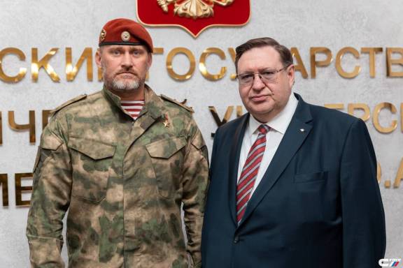 Встреча председателя Саратовского РО РВИО Наумова С.Ю. с Героем России Белоглазовым А.М.