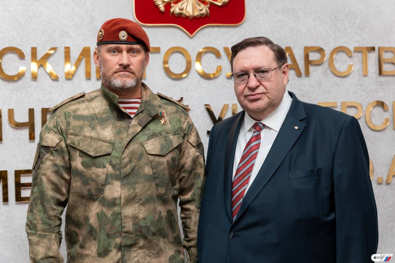 Встреча председателя Саратовского РО РВИО Наумова С.Ю. с Героем России Белоглазовым А.М.