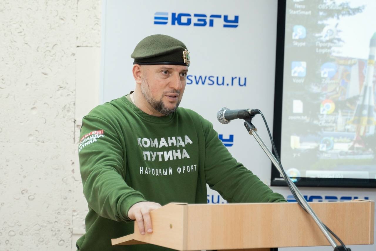 Генерал-майор Апти Алаудинов и режиссер Михаил Матросов встретились с курскими студентами