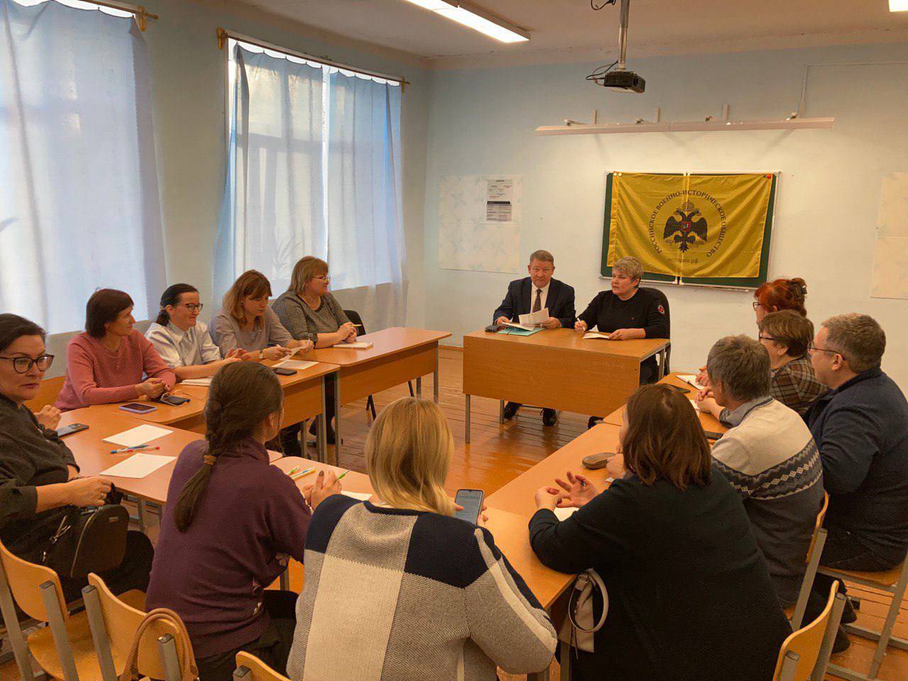 В Кизнере прошла встреча актива местного отделения с председателем реготделения