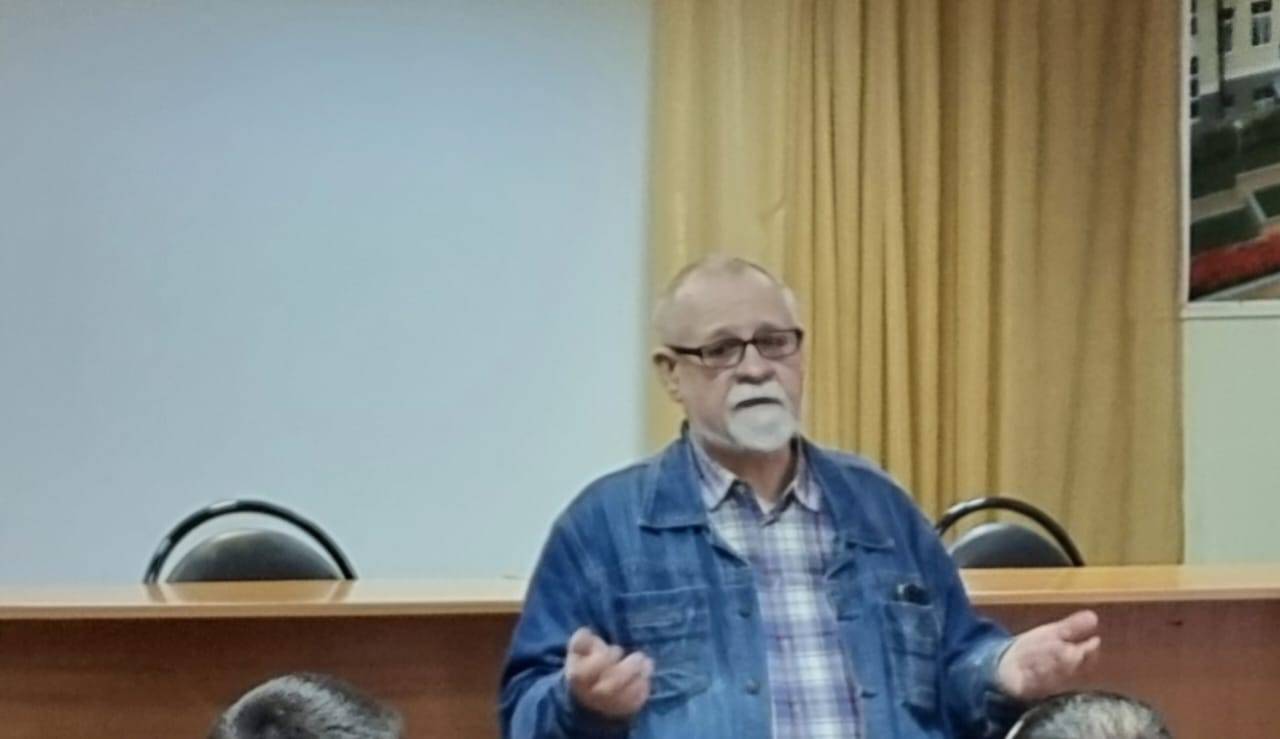 Забайкальский краевед, историк, писатель Александр Баринов пообщался с бойцами СВО, которые проходят лечение в Забайкалье.
