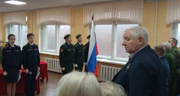 В школе №15 города Курска открыли две «Парты героев»