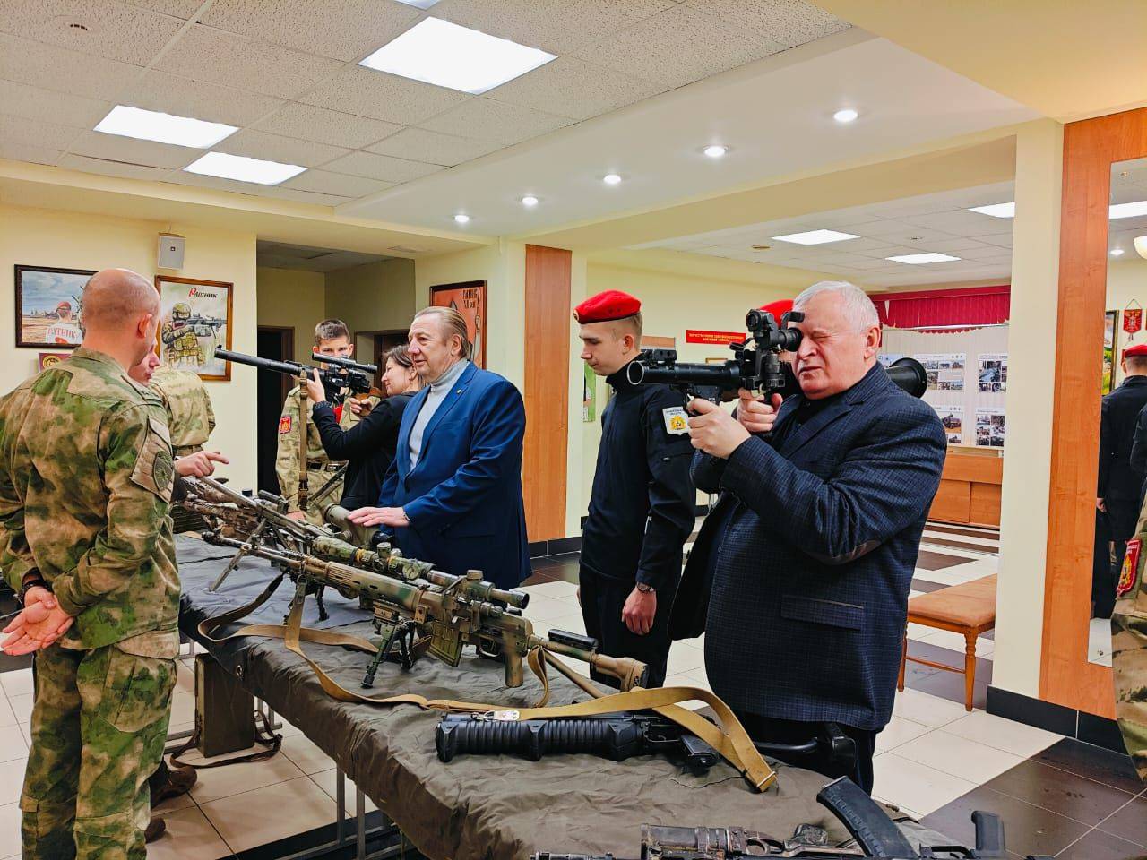 В Архангельске представители Совета РВИО посетили музей спецподразделения «Ратник»