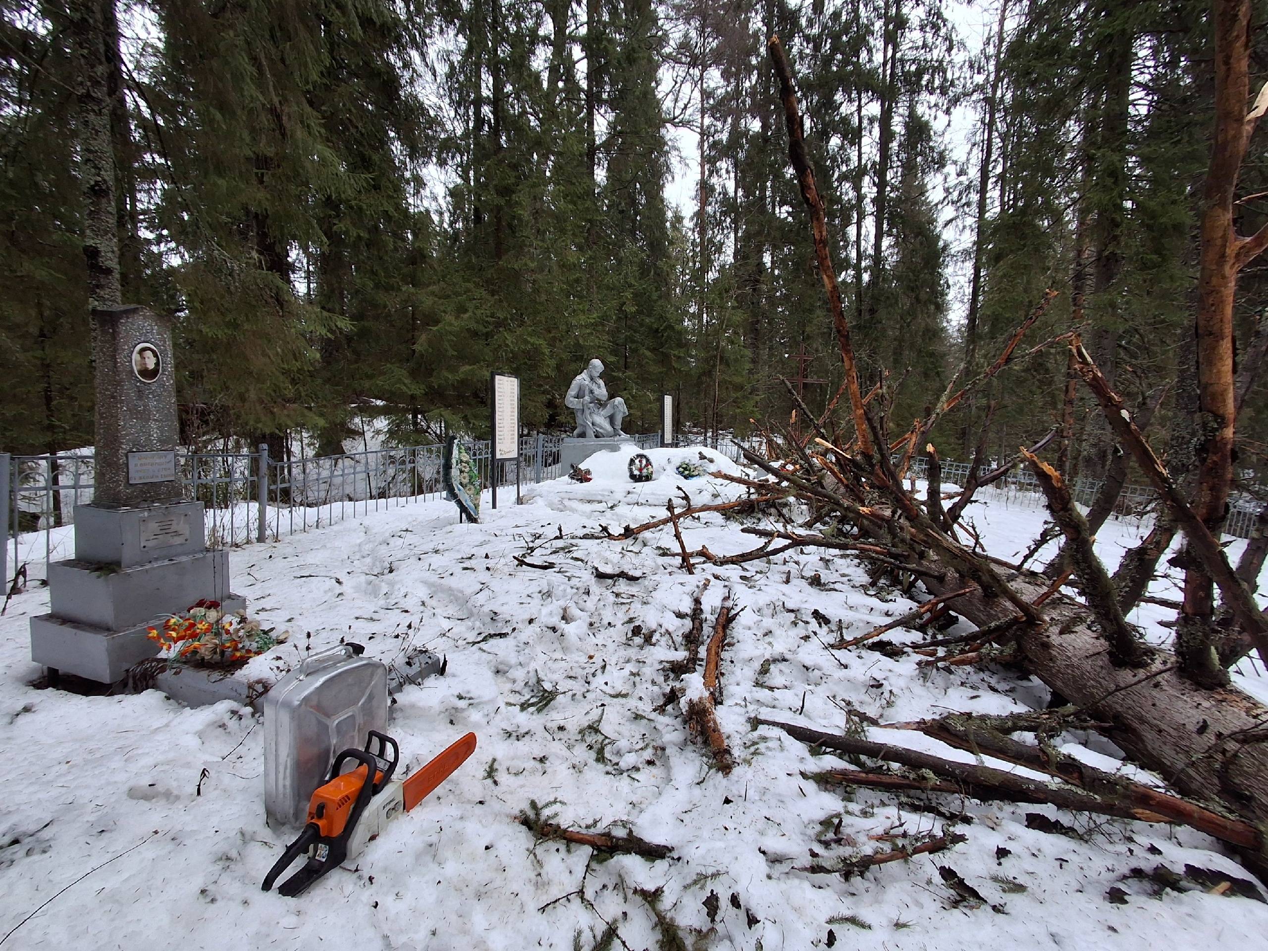 Первый субботник 2025 года прошел на мемориале «Широкое»  