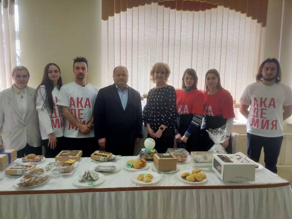 В Президентской академии выбрали лучший «Гостинец для Защитника»