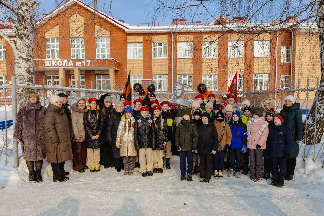 Акция к 100-летию Героя Советского Союза Вадима Сивкова прошла в Сарапуле