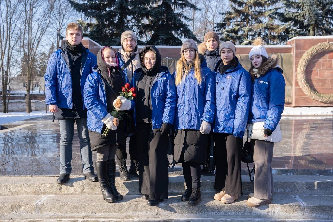 В Курске почтили память защитников Отечества
