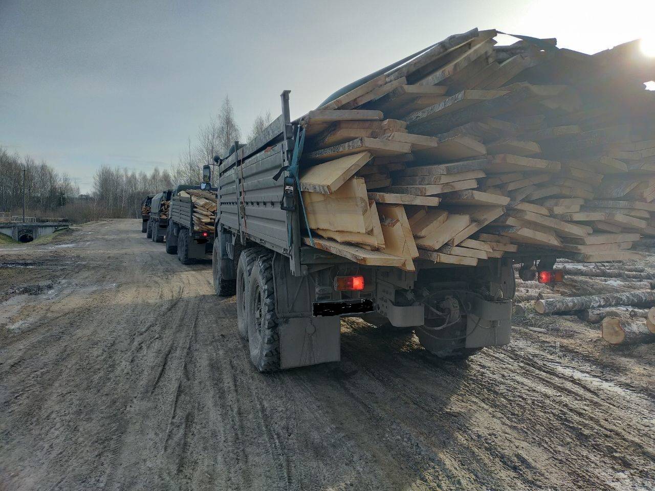 50 кубометров пиломатериалов передали из Орла десантникам на курское приграничье
