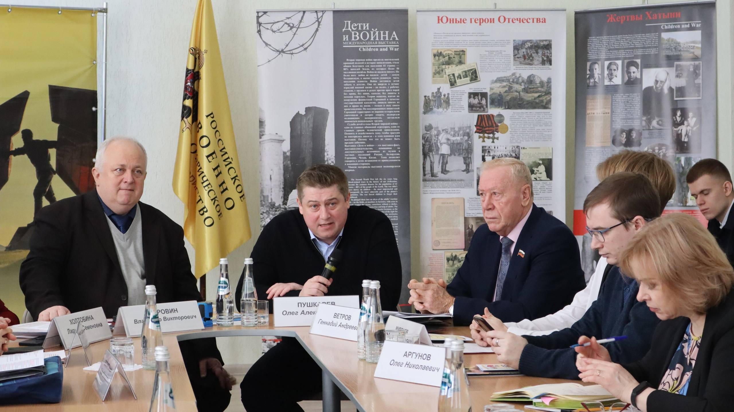 В Курске прошел круглый стол «Роль молодежи в защите Отечества: прошлое и современность»