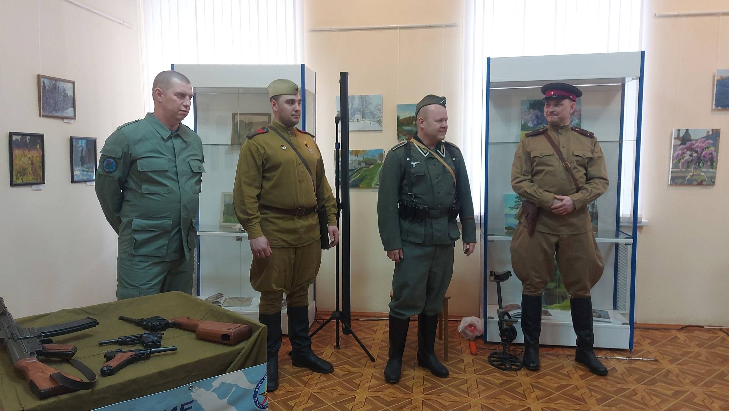 Поисковики Калининской АЭС рассказали студентам о работе с военными артефактами  