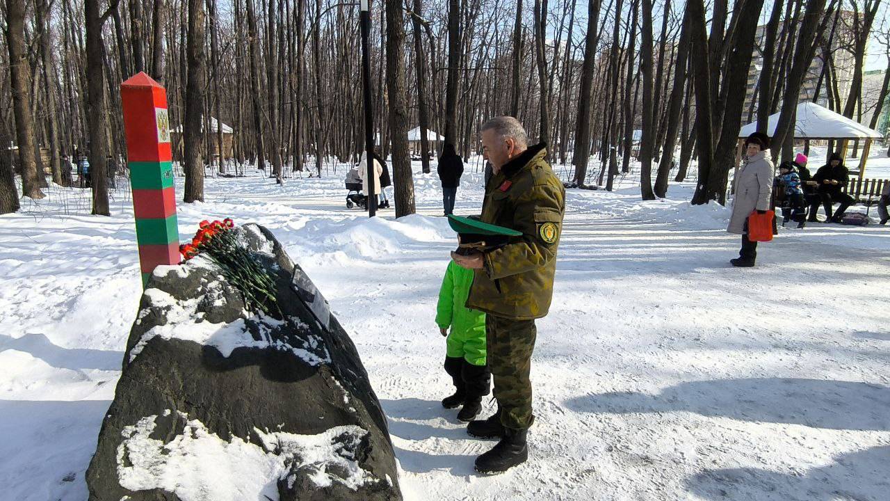 Воинские почести защитникам границы Государства Российского, павших при выполнении воинского долга 56 лет назад, на острове Даманский.