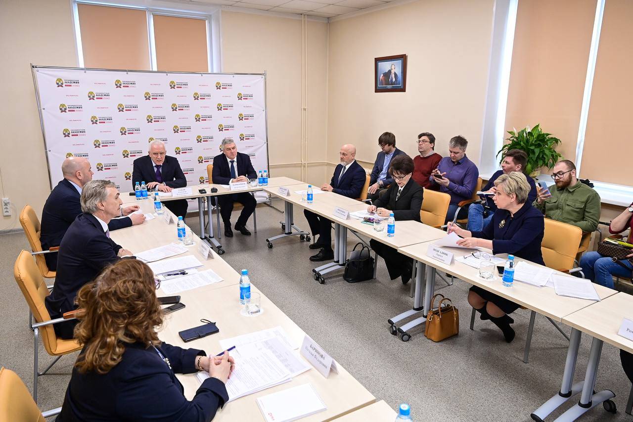 Полпред Президента в СЗФО провел встречу по реализации программы «Герои Карелии»