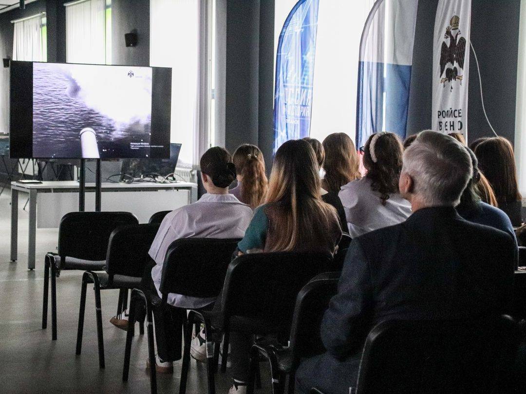 В Луганске состоялся показ фильма «Оборона Севастополя»