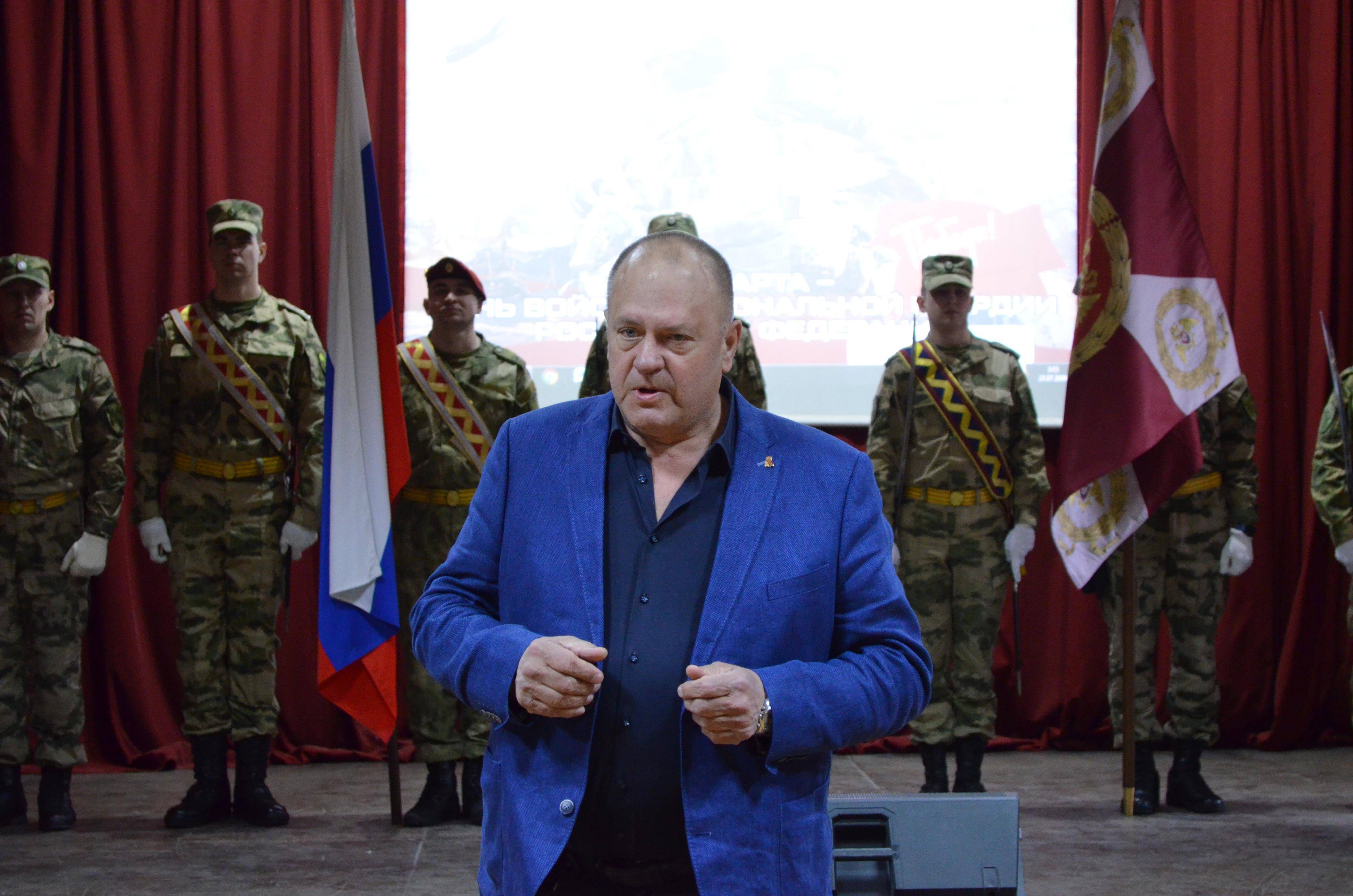 Председатель РО РВИО СК поздравил офицеров Росгвардии с профессиональным праздником